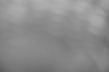 Heller schwarz und weiß hintergrund mit lebendiger textur und abstrakten Formen