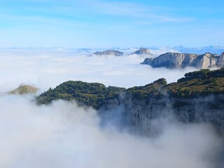 Bergwandern über den Wolken im Alpstein, Ostschweiz