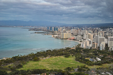Fototapeta premium Aerial View of Honolulu City and Waikiki Beach from Diamond Head