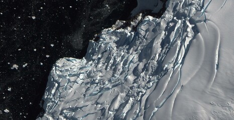 Antarctica: High-Resolution Aerial View of Vast Ice Fields, Glaciers, and the Pristine Southern Ocean Landscape © Aerial View