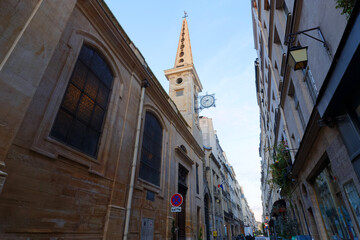 Saint-Louis enI lle is a Roman Catholic parish church located at Saint-Louis island in the 4th district of Paris, France. It was constructed between 1664 and 1725