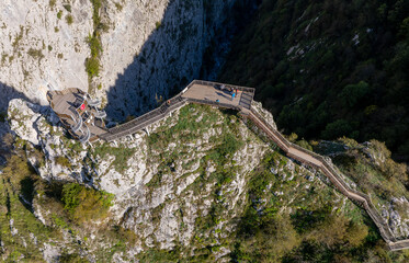 There are incredibly beautiful places around Kastamonu that make you breathe. One of them is Valla Canyon in Pınarbaşı district. Valla Canyon, which