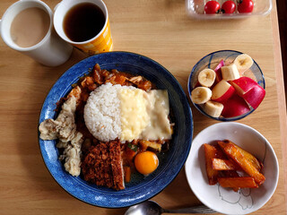 Pork cutlet curry (topped with cheese and egg, with a small dessert bowl) served at a local Western restaurant / 町の洋食屋さんで食べるポーク・カツカレー (チーズ・たまご乗せ，デザート小鉢付き)