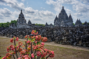 The majestic ruins of Candi Sewu © franck