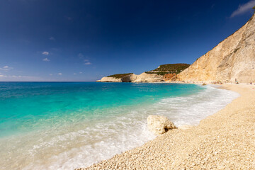 Obraz premium Breathtaking Coastal View with Turquoise Waters and Dramatic Cliffs, Porto Katsiki beach, Greek island of Lefkada