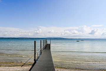 Güttingen, Bodensee, Seeufer, Seerundfahrt, Schiffe, Steg, Schilf, Wasservögel, Naturschutz, Uferweg, Wanderweg, Badestrand, Wassersport, Sommer, Ostschweiz, Thurgau, Schweiz