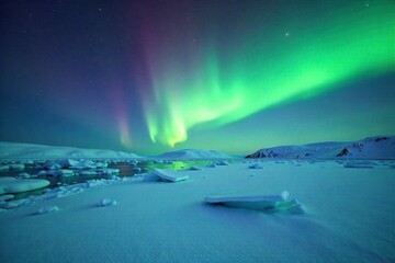 A vast, empty glacial plain under a dramatic aurora borealis, emphasizing the extreme beauty and isolation of polar exploration. An expansive, wide angle shot of a desolate glacial plain covered in
