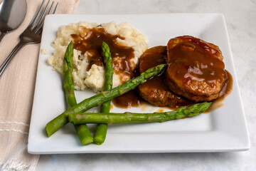 salisbury steak  with mashed potatoes