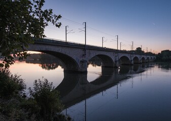  Le Pont ferroviaire de la Vendée à Nantes : Reflet Silencieux