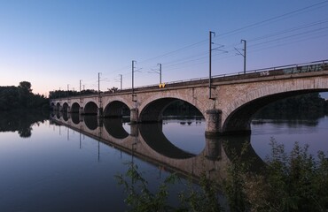  Le Pont ferroviaire de la Vendée à Nantes : Reflet Silencieux