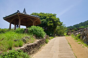 Pavilion beside Hill Path
