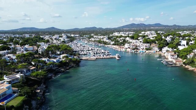 Kleiner Hafen in Mallorca.
