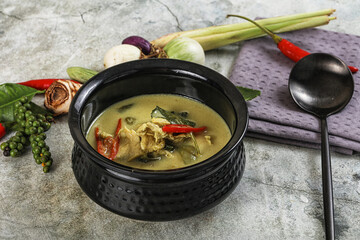 Thai green chicken curry with coconut