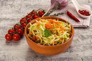 Vegan salad with kohlrabi and carrot