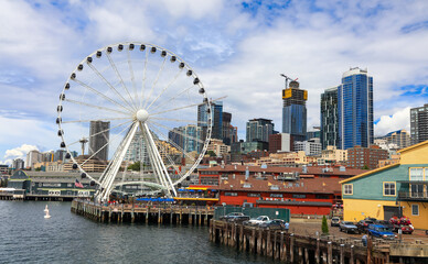 Large Seattle Ferris wheel at Downtown Seattle along the Atlantic coast. © SNEHIT PHOTO