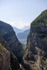 Paesaggio della Diga del Vajont a Longarone, Italia
