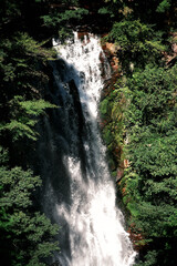 霧島を流れる花房の滝
