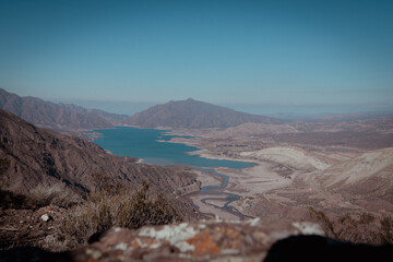 Lago dique Potrerillos en Mendoza