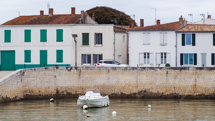 Vacances sur l'île de Ré, sous un temps couvert