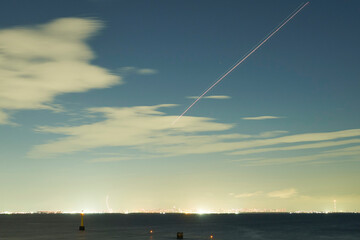 海の上の境界線