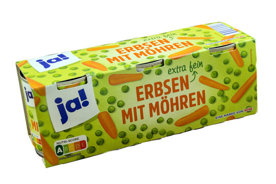 Ja Rewe Junge Erbsen mit M&ouml;hren Extra Fein 3 Dosen auf Hintergrund wei&szlig;