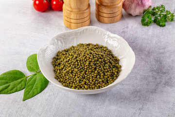 Raw dry green mash bean