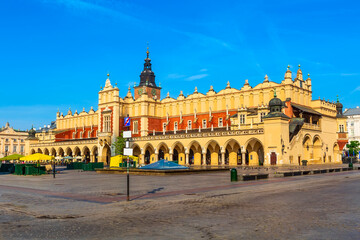 Obraz premium Krakow, Poland main market square, Cloth Hall