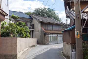 日本の広島県福山市の鞆の浦の古くてとても美しい建物と町並み