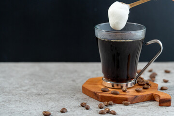 ホットコーヒーとにホイップクリームを入れる