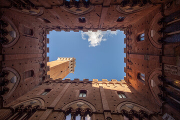 Italia, Toscana, Siena. Palazzo Comunale e torre del Mangia.