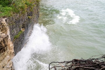 Waves bound rock way