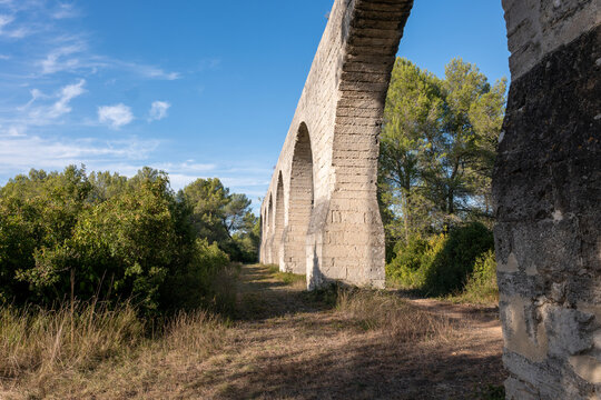pont de castrie aqueduct