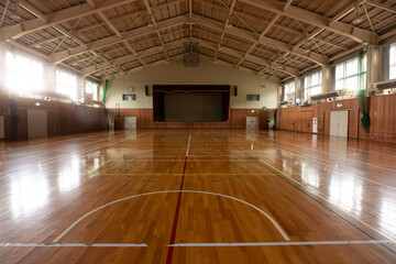 学校の体育館、北国の学校の体育館、放課後の学校