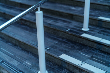 青みがかった階段の抽象的な背景