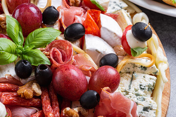 deska ser&oacute;w, ser pleśniowy ,jedzenie, ser, pomidor, jarzyna, oliwka, owoc, czerwień, płyta, grecka, zieleń, przepyszny, dieta