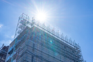足場　工事現場　マンション