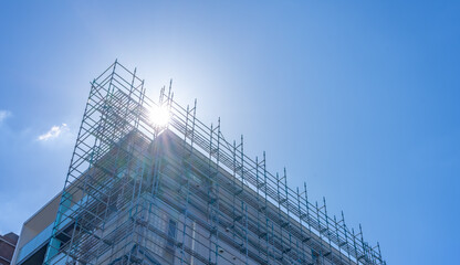 足場　工事現場　マンション