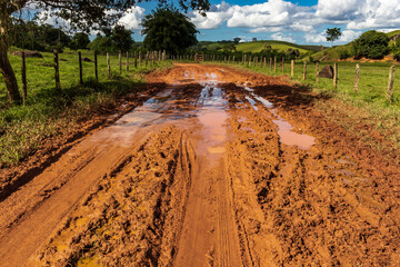 Fototapeta premium Muddy road, Campos dos Goytacazes, rj