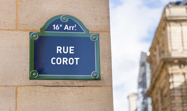 La rue Corot dans le quartier du 16e arrondissement de Paris en France.