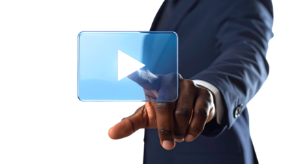 動画再生ボタンに触れるビジネスマンの手|背景なし・透過PNG・コピースペース