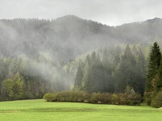 Spring atmosphere in the Julian Alps after heavy rainfall, Slovenia - Frühlingsstimmung in den Julischen Alpen nach starken Regenfällen, Slowenien