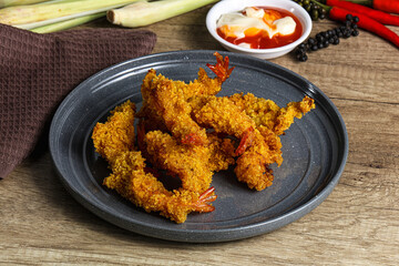 Golden deep prawn tempura wuth sauce