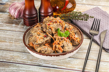 Chicken liver with cream and carrot