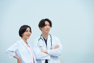 Fototapeta premium 2人の若い医療従事者