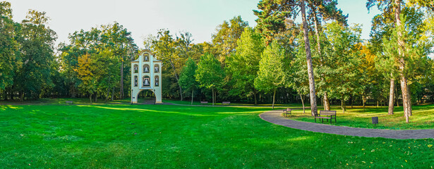 Kompleks pałacowo-parkowy z sanktuarium św. Jacka © Franciszek