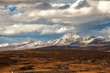 Snow mountains in the west of Sichuan province, Daerpu area, Xiaojin County, Ngawa Tibetan and Qiang Autonomous Prefecture, China