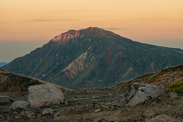 朝焼けの阿蘇の大自然