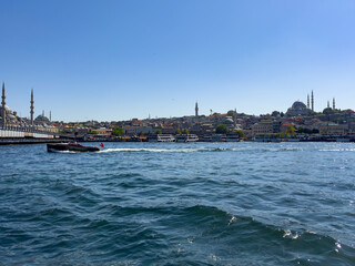 Fototapeta premium Panoramablick auf die historische Rüstem-Paşa-Moschee . Istanbul, Türkei.