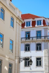 Obraz premium Signature Lisbon house(s). Traditional Portuguese colourful house(s) in historical center of Lisbon