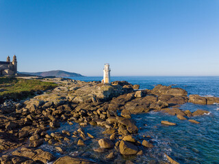 El Faro de Mux&iacute;a situado al lado del Santuario da Barca, A Coru&ntilde;a